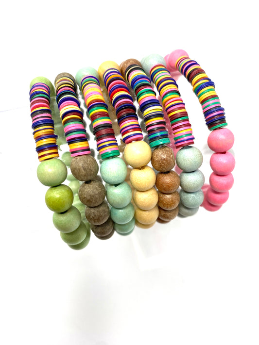 Dyed Wooden Beaded Elastic Bracelet With Multicolor Vinyl Discs