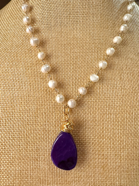 Freshwater Pearl Necklace with Amethyst Pendant