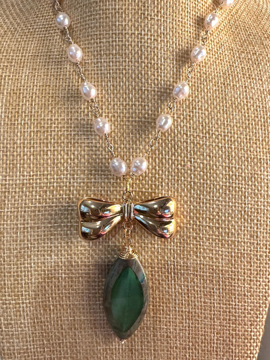 Pearl Necklace With Bow and Jade Drop