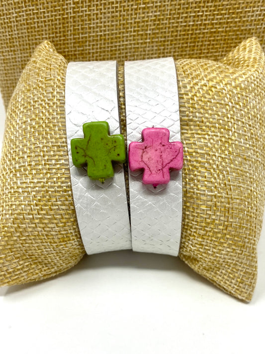 White Leather Cuff Bracelets With Howlite Cross