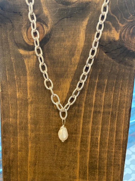 Silver chunky chain with Baroque freshwater pearl